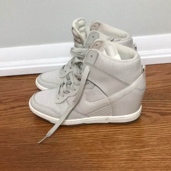 Rare Nike Sky High Dunks- BNWT size 6.5